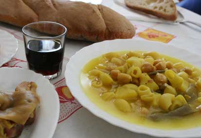 la olla es un plato del que existen cantidad de variantes en la gastronomía orialeña